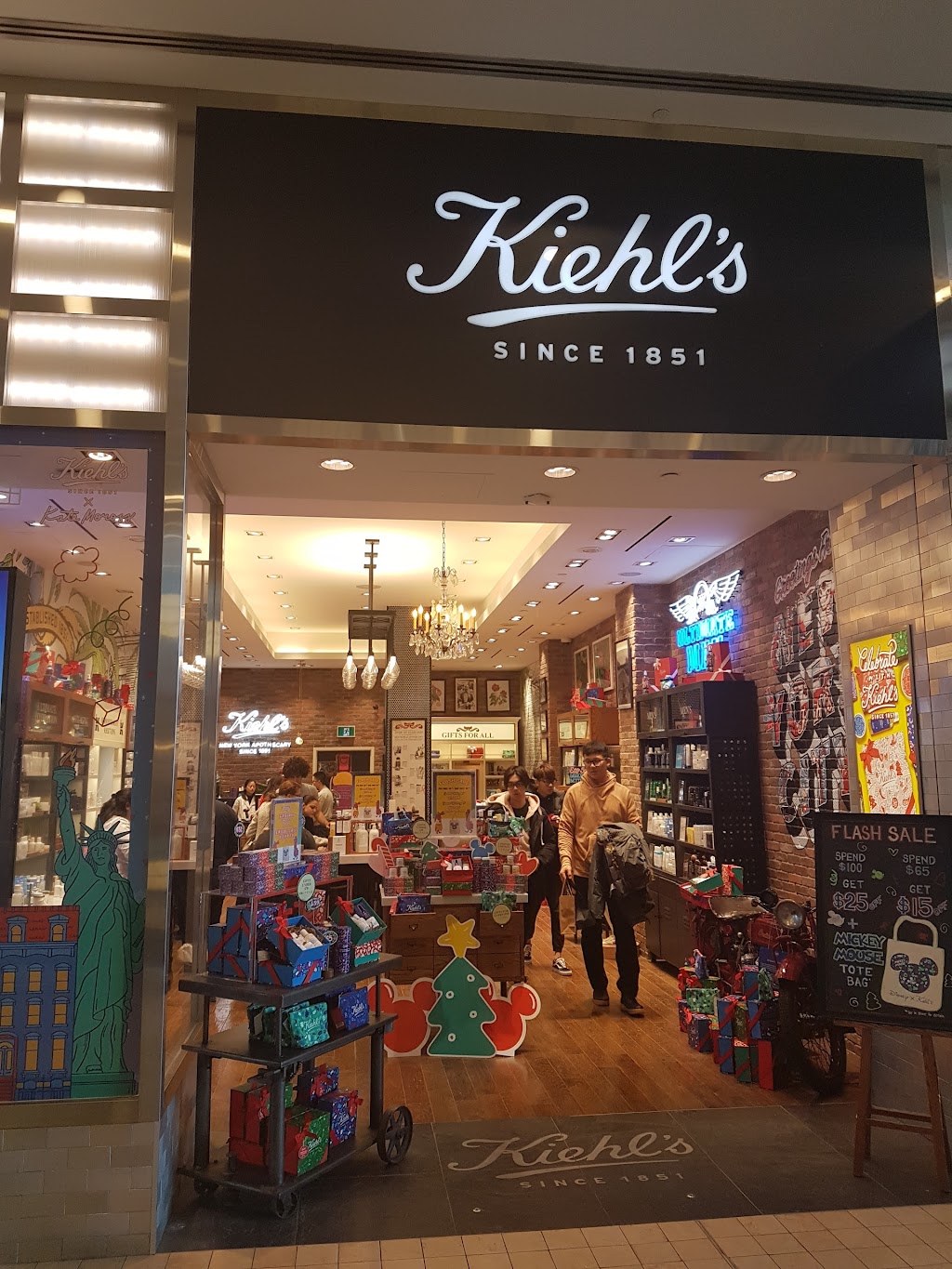Kiehls Since 1851 | Yorkdale Shopping Centre, 3401 Dufferin St, North York, ON M6A 2T9, Canada | Phone: (416) 256-4494