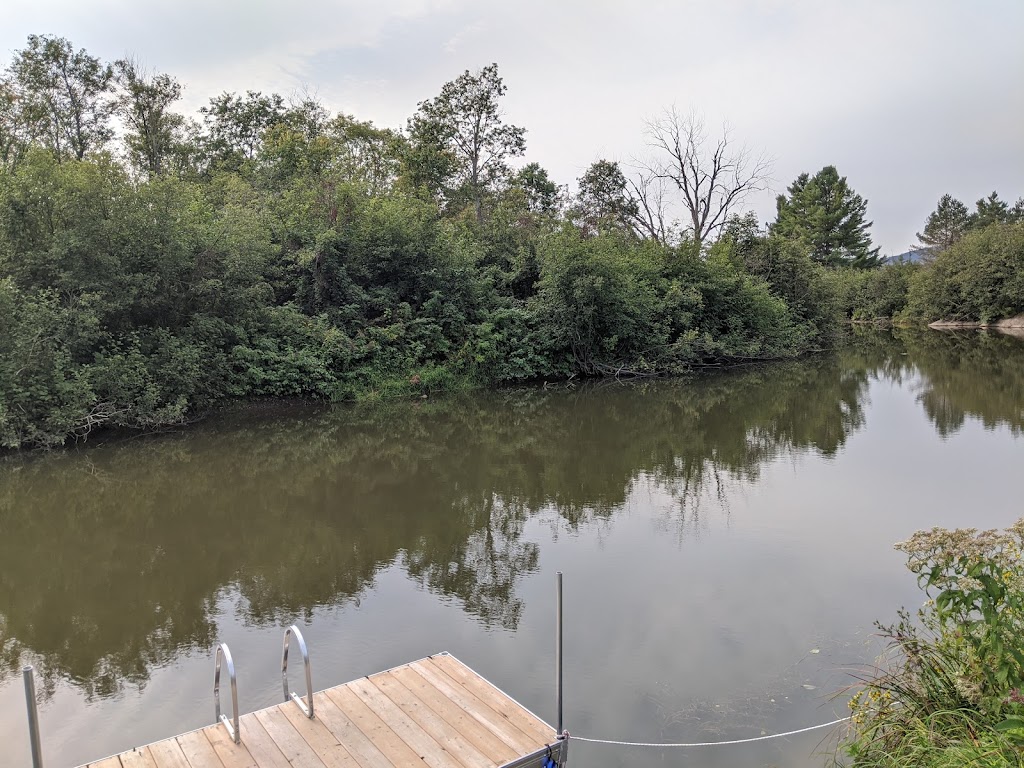 Les Chalets de La Rivière (Mississquoi) | 388 Rte de Mansonville, Mansonville, QC J0E 1X0, Canada | Phone: (514) 926-2080