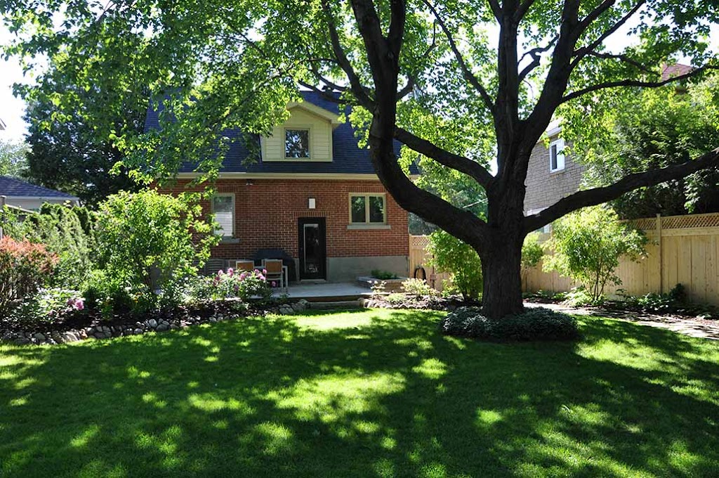 Lindsay Landscape | 3968 Russell Rd, Ottawa, ON K1G 3N2, Canada | Phone: (613) 293-8246