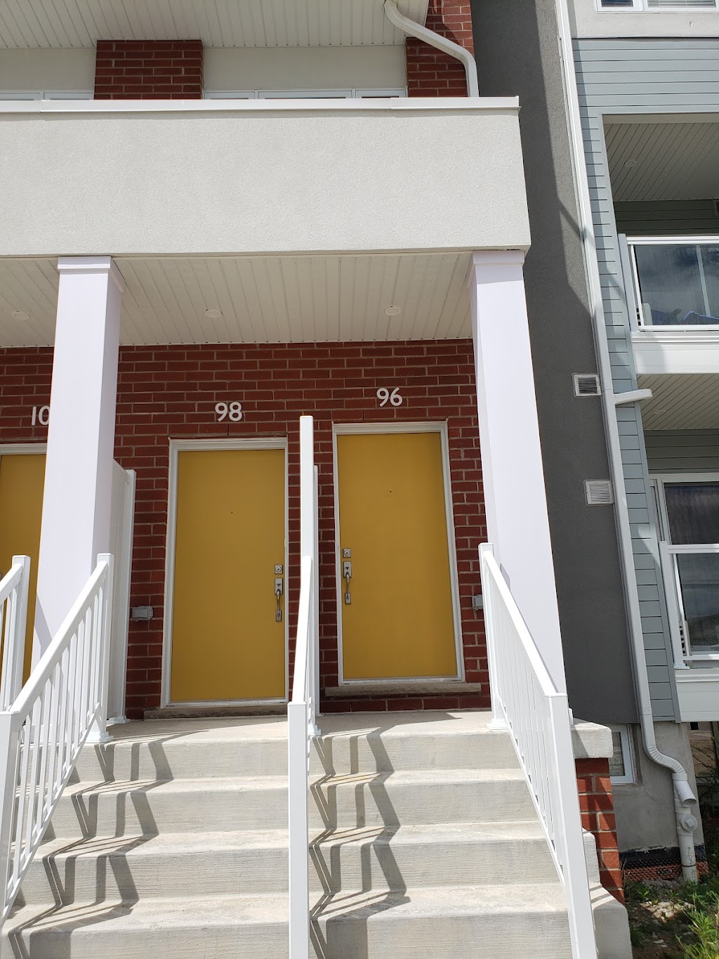 Huron Village Townhouses | 96 Seabrook Dr, Kitchener, ON N2R 0E5, Canada | Phone: (905) 921-8202