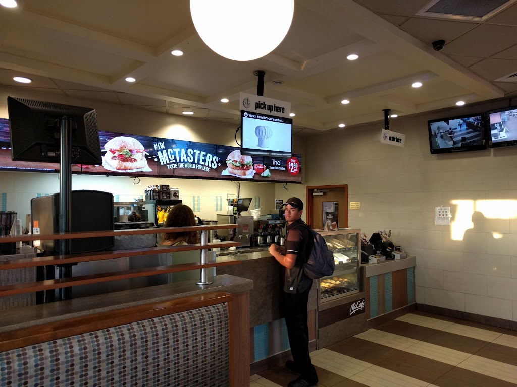 McDonalds | 40 Sportsworld Dr, Kitchener, ON N2P 2J1, Canada | Phone: (519) 653-1901