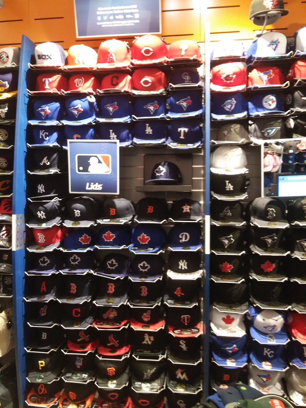 Lids | The Promenade, 1 Promenade Cir, Thornhill, ON L4J 4P8, Canada | Phone: (905) 886-7118