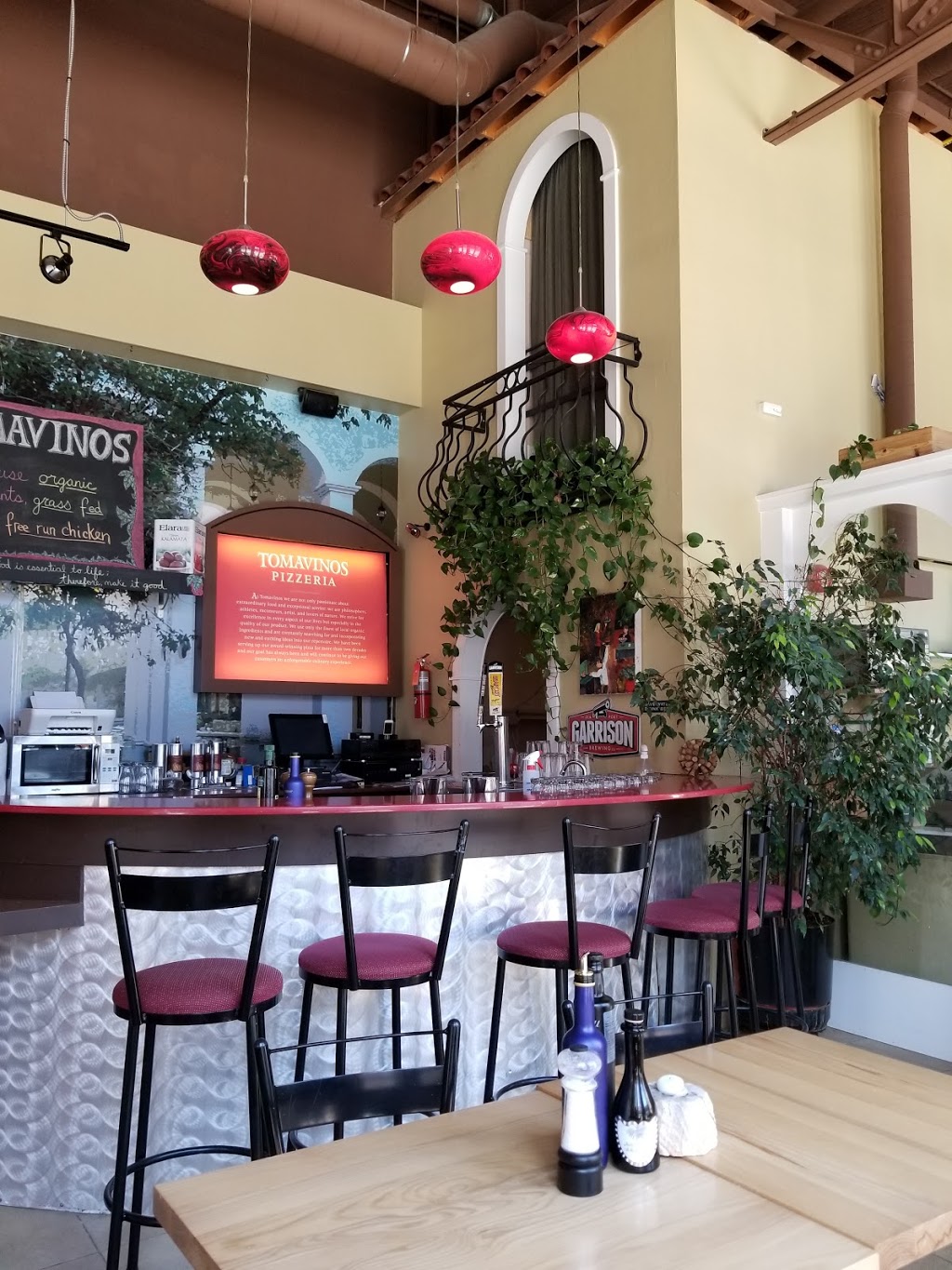 Tomavinos Ristorante | 1113 Marginal Rd, Halifax, NS B3H 4P7, Canada | Phone: (902) 425-9111