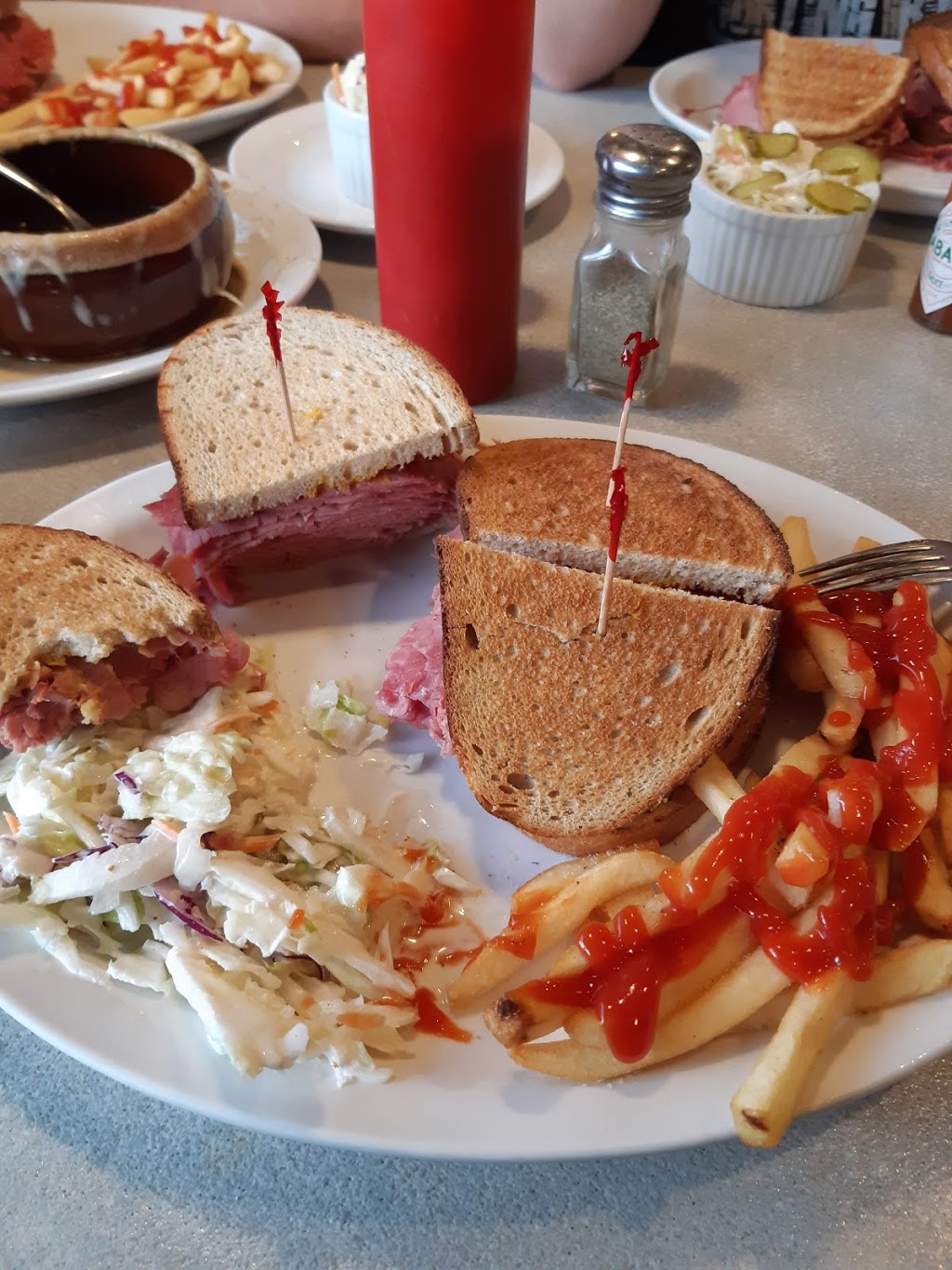 West End Diner | 1811 Main St W, Hamilton, ON L8S 1H6, Canada | Phone: (289) 396-1766