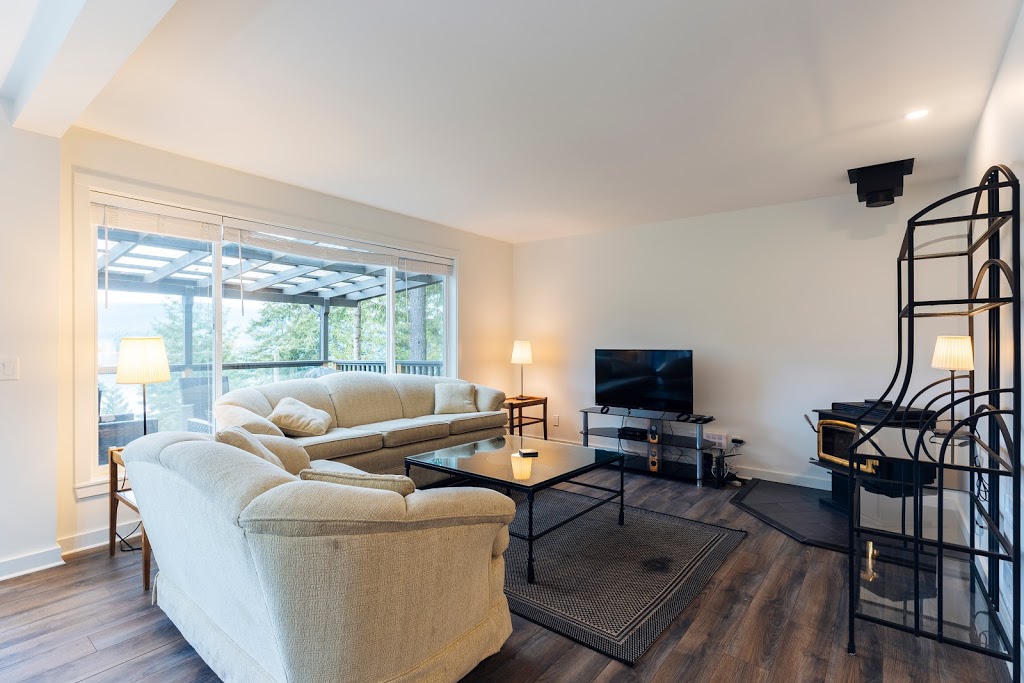 Tillicum Bay Retreat | 5821 Tillicum Bay Rd, Sechelt, BC V0N 3A4, Canada
