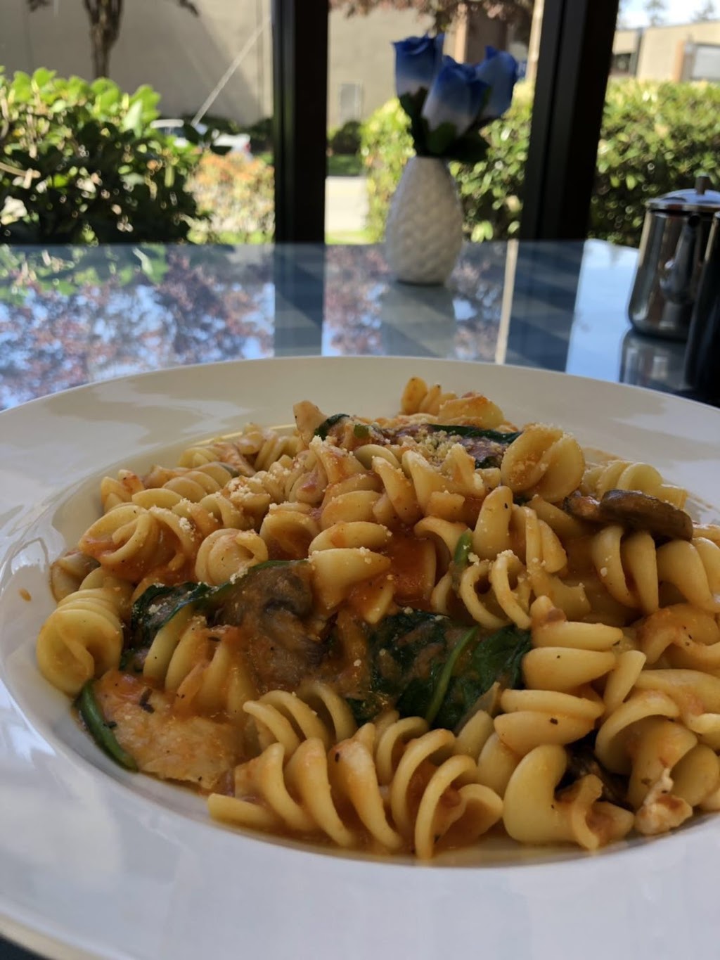 Red Garden Cafe | 3260 Viking Way #2, Richmond, BC V6V 1N6, Canada | Phone: (604) 231-9303