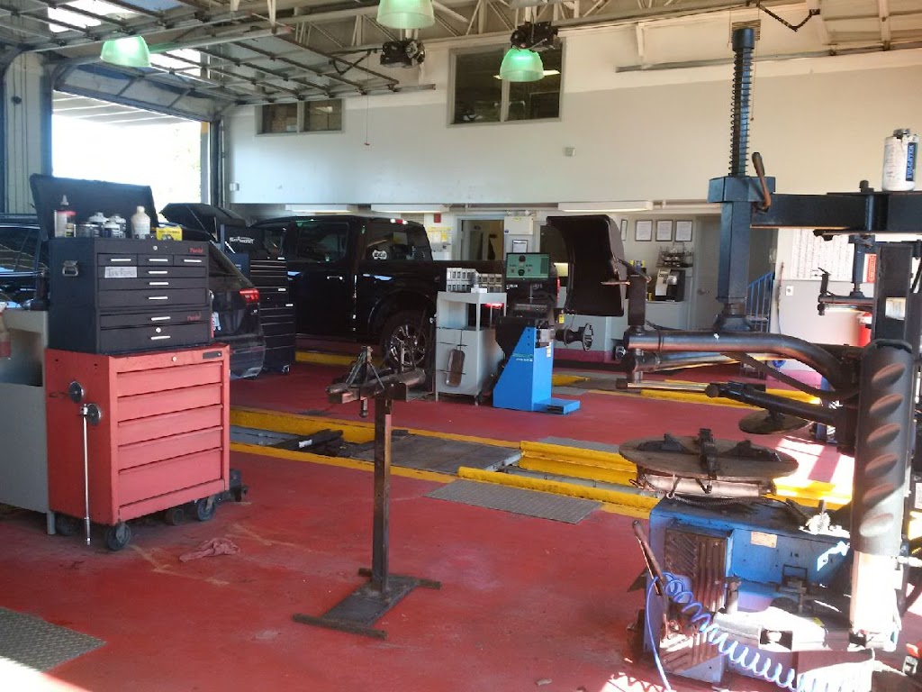 Mr. Lube + Tires | 12 Bryne Dr, Barrie, ON L4N 9Y4, Canada | Phone: (705) 737-2759