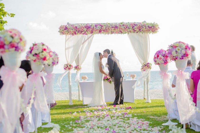 Jennifer Elizabeth Weddings & Website Design | 115 Fulford-Ganges Rd, Salt Spring Island, BC V8K 2T9, Canada | Phone: (649) 347-2640