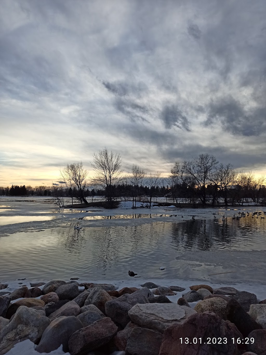 Henderson Lake Park | 1103 31a St S, Lethbridge, AB T1K 2Z9, Canada | Phone: (403) 320-3850