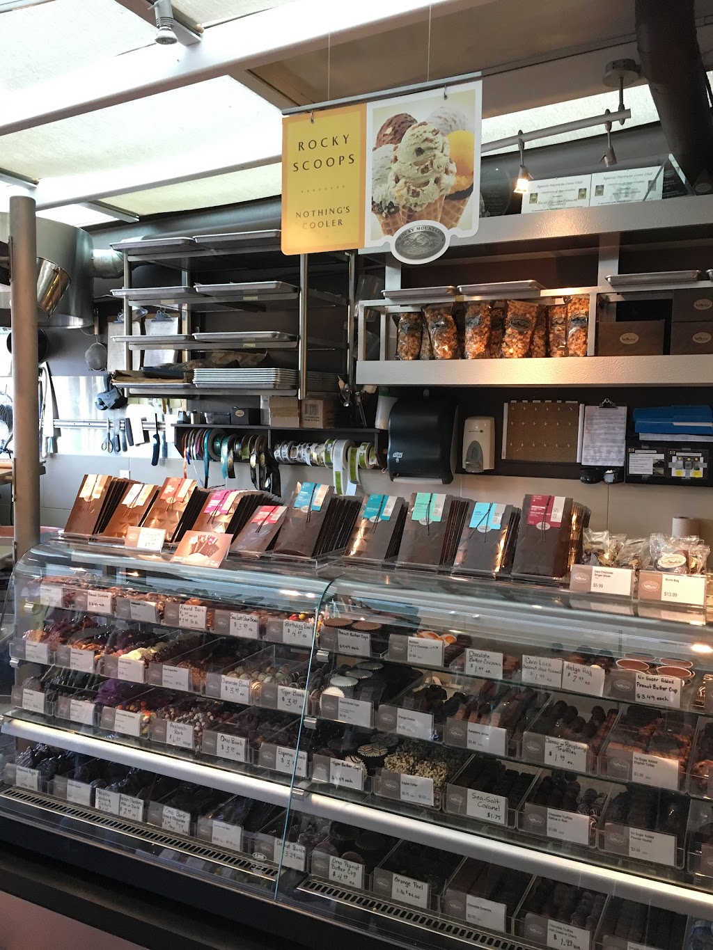 Rocky Mountain Chocolate Factory | 328 Esplanade Ave, Harrison Hot Springs, BC V0M 1K0, Canada | Phone: (604) 491-2010
