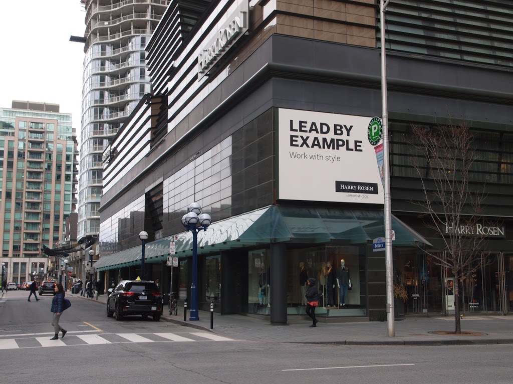 Harry Rosen Menswear | 82 Bloor St W, Toronto, ON M5S 1L9, Canada | Phone: (416) 972-0556