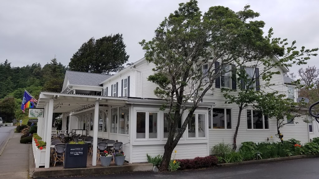 Outlook Inn and New Leaf Cafe on Orcas Island | 171 Main St, Eastsound, WA 98245, USA | Phone: (360) 376-2200