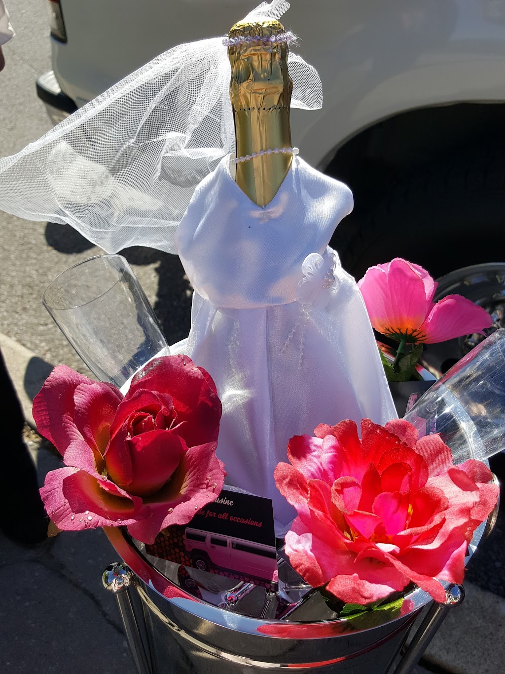 Queens Limousine | Jasper dr., Aurora, ON L4G 3B6, Canada | Phone: (416) 910-4806