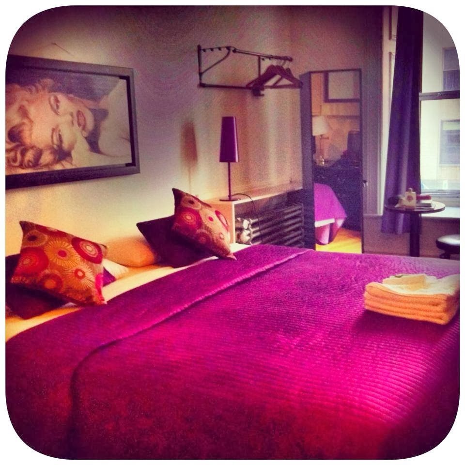 Celebrities Hotel | 1095 Rue Saint-Denis, Montréal, QC H2X 3J3, Canada | Phone: (514) 849-9688
