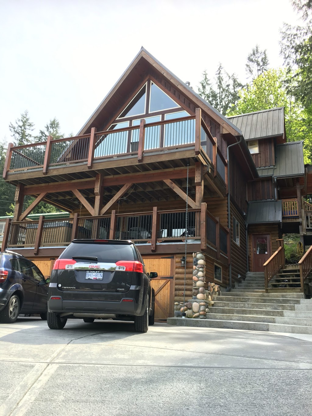Freedom Lodge & Spa | 5214 Wesjac Rd, Madeira Park, BC V0N 2H1, Canada | Phone: (604) 885-8368