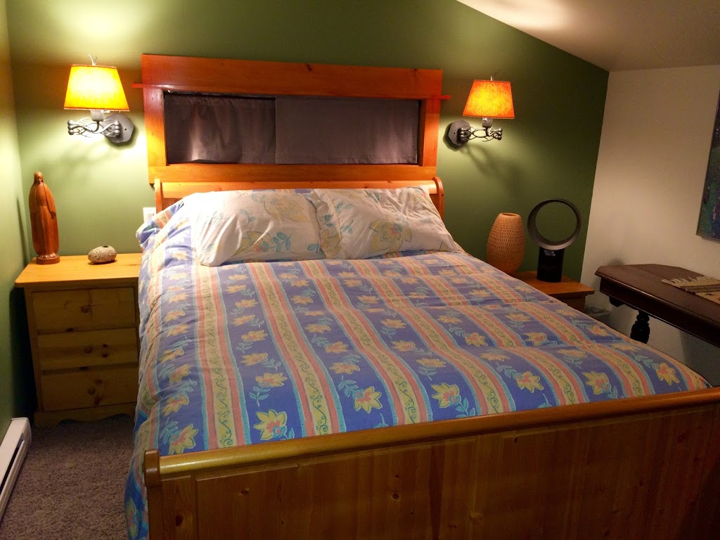 Amberwood on the River B & B | 2980 Riverbend Rd, Nanaimo, BC V9X 1S7, Canada | Phone: (250) 616-8457