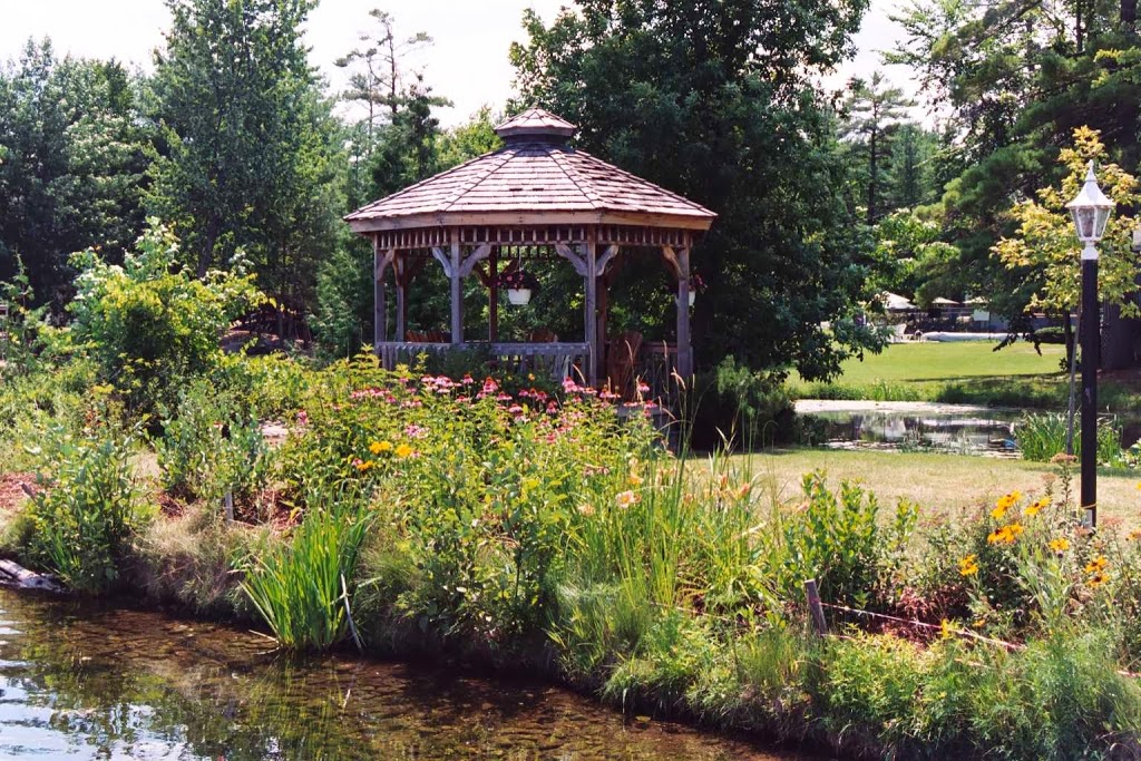 Pine Vista Resort | 932 Gilchrist Bay Rd, Lakefield, ON K0L 2H0, Canada | Phone: (705) 877-2108
