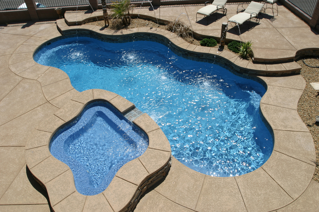 International Pool & Spa Centers Oshawa | 800 Taunton Rd W, Oshawa, ON L1H 7K4, Canada | Phone: (905) 434-7727