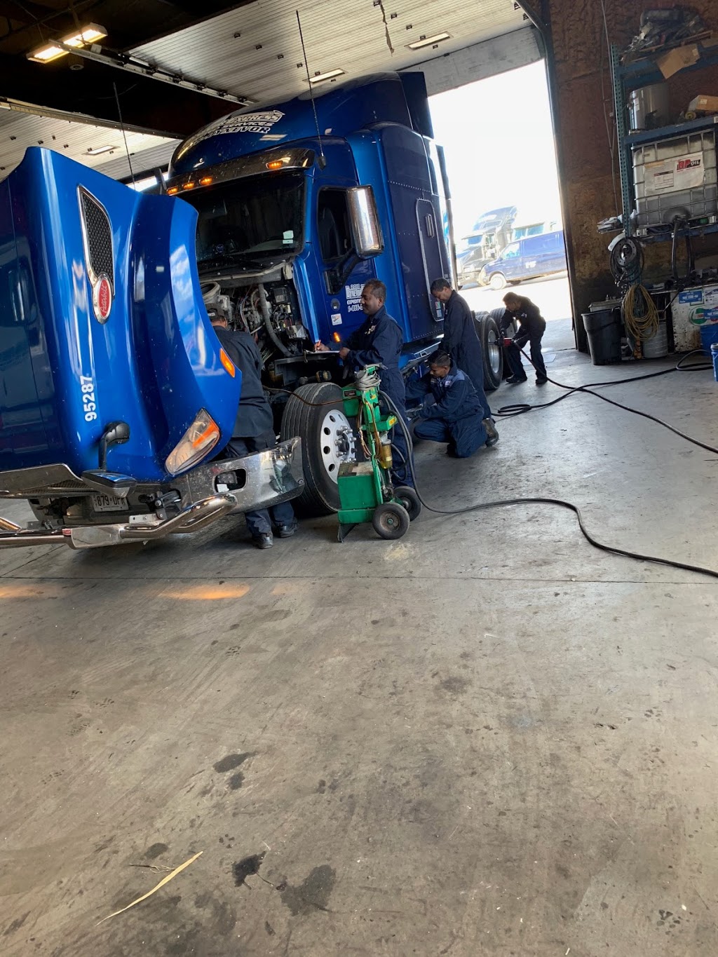 Dynevor Express Ltd | 24 Bethridge Rd, Etobicoke, ON M9W 1N1, Canada | Phone: (866) 396-3867