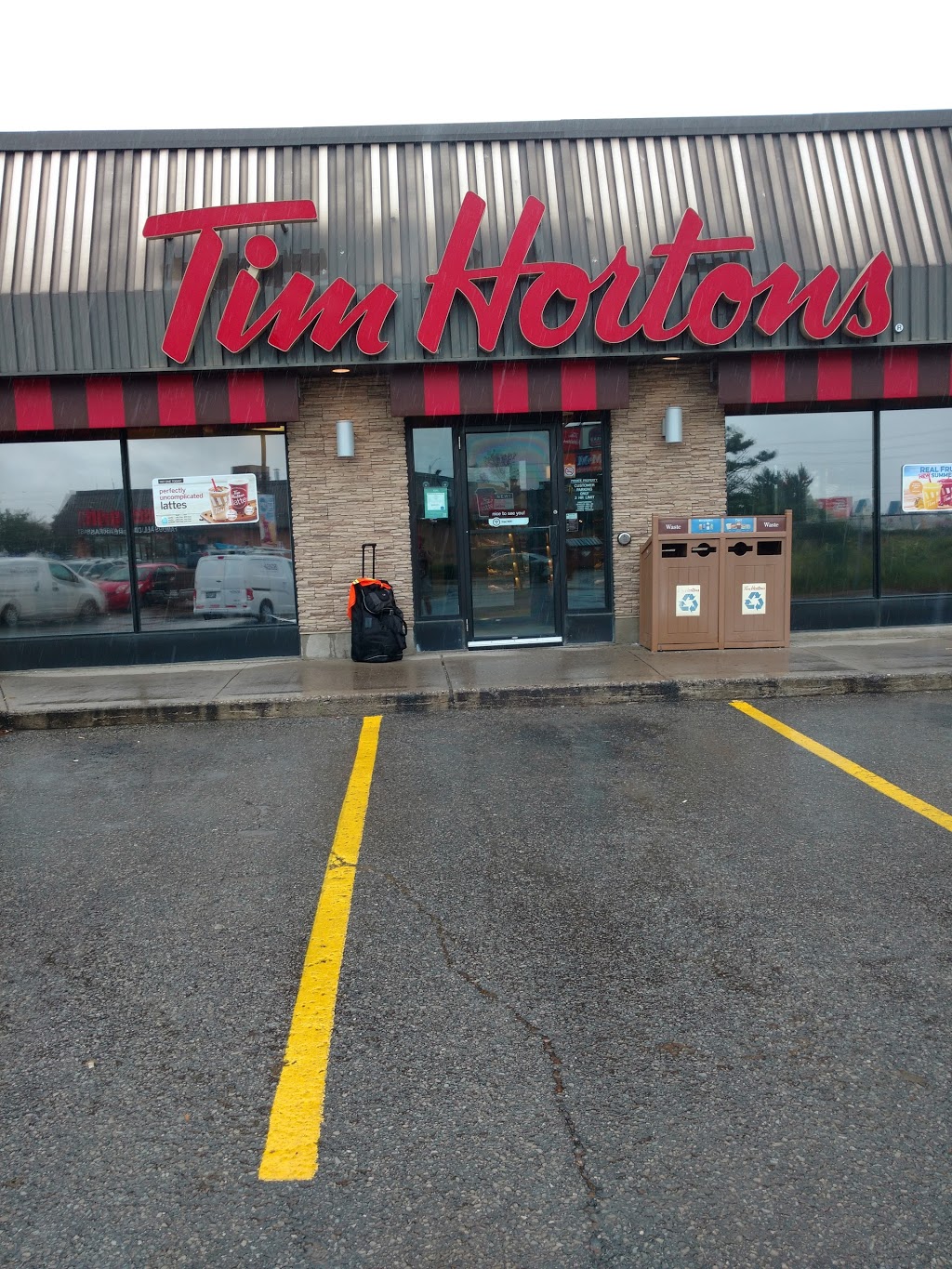 Tim Hortons | 75 Barrie View Dr, Barrie, ON L4N 8V4, Canada | Phone: (705) 722-5464