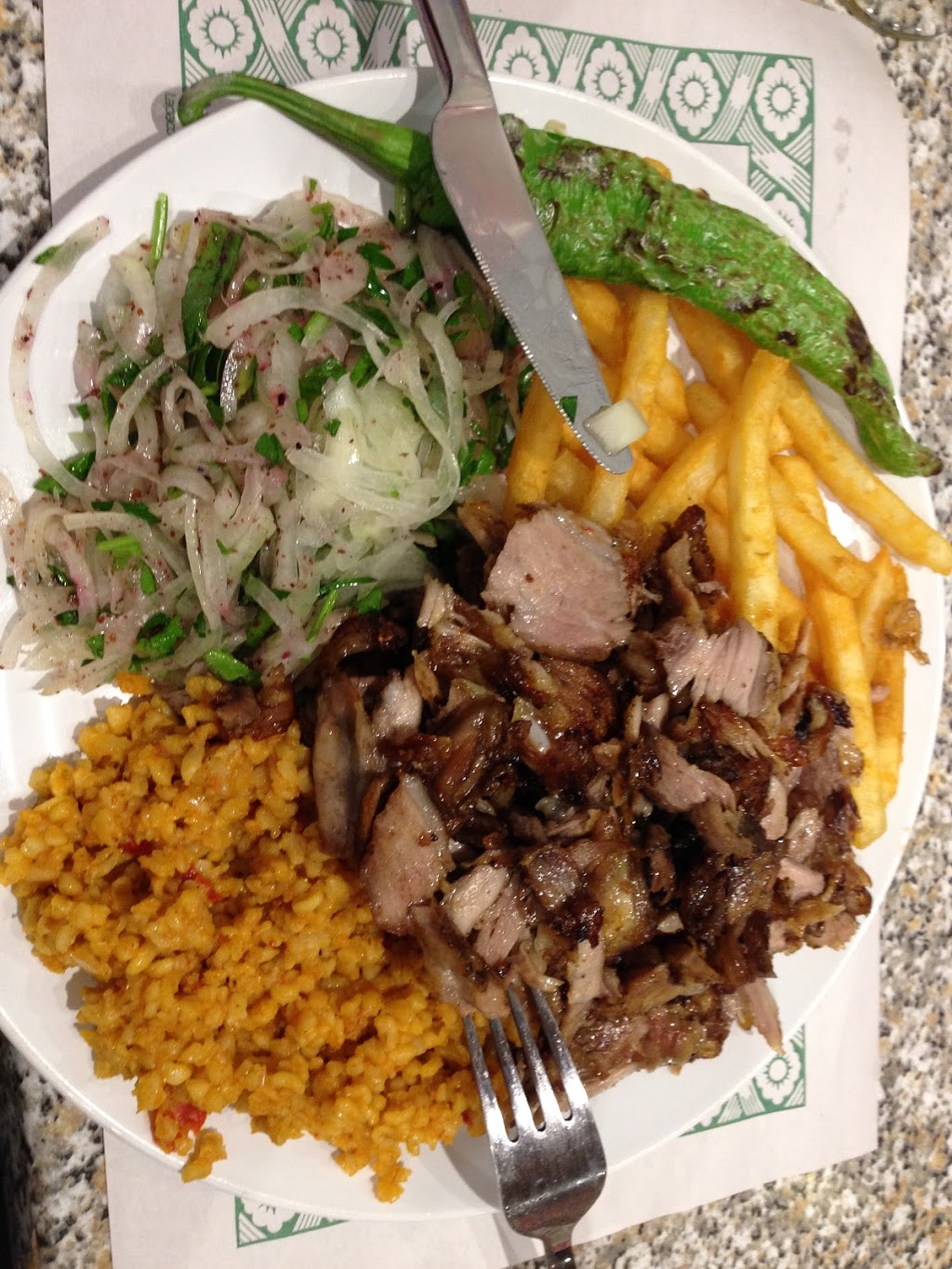 Grillades Istanbul | 3000 Boulevard des Laurentides, Laval, QC H7K 3K7, Canada | Phone: (450) 662-0125