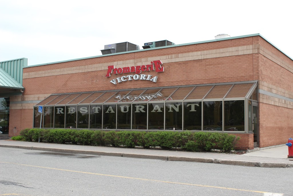 Fromagerie Victoria Grande place des Bois-Francs | 1111 Boulevard Jutras E, Victoriaville, QC G6S 1C1, Canada | Phone: (819) 752-6821