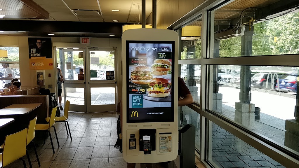 McDonalds | 808 Marine Dr, West Vancouver, BC V7T 1A1, Canada | Phone: (604) 922-1012