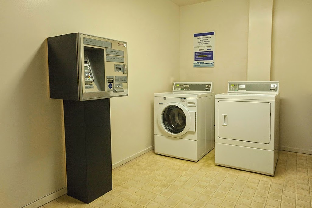 Don Quadra Apartments | 3244 Quadra St, Victoria, BC V8X 1G2, Canada | Phone: (250) 984-1303