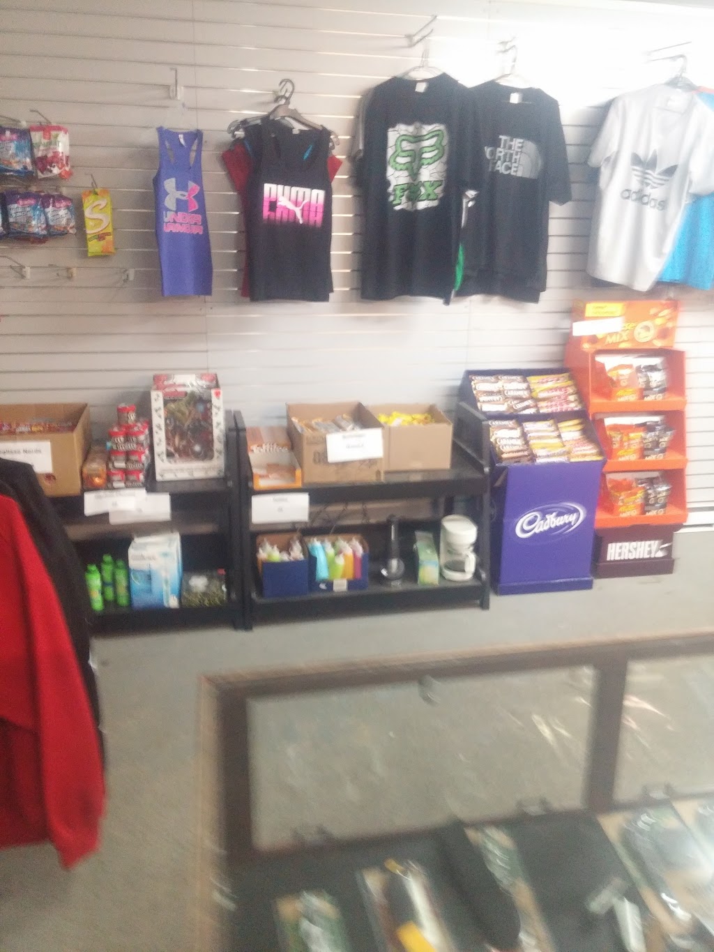 Chez Oncle Picsous | 269 Boulevard St Luc, Asbestos, QC J1T 2V8, Canada | Phone: (819) 716-0616