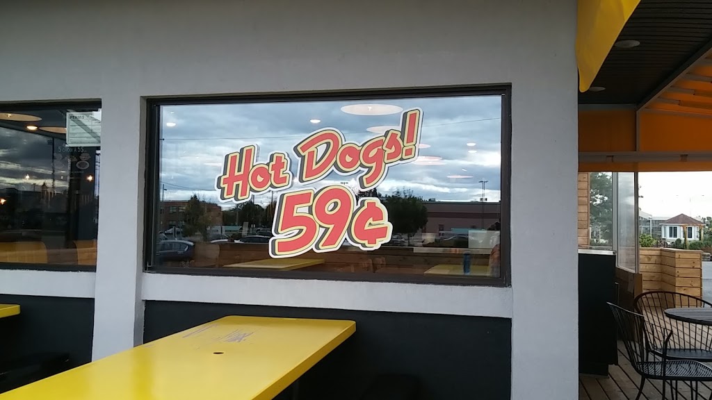 Restaurant La Belle Province | 1721 QC-132, Varennes, QC J3X 1P7, Canada | Phone: (450) 929-2111
