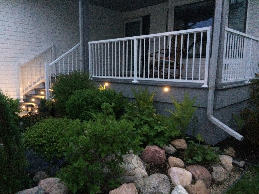 Aurora Custom Decks | 277 Reichert Dr, Beaumont, AB T4X 1Z7, Canada | Phone: (780) 737-3325