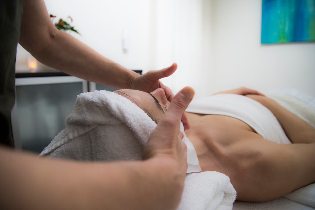 HealFlow Wellness Centre | 98 Dupont St, Toronto, ON M5R 1V2, Canada | Phone: (437) 983-4325