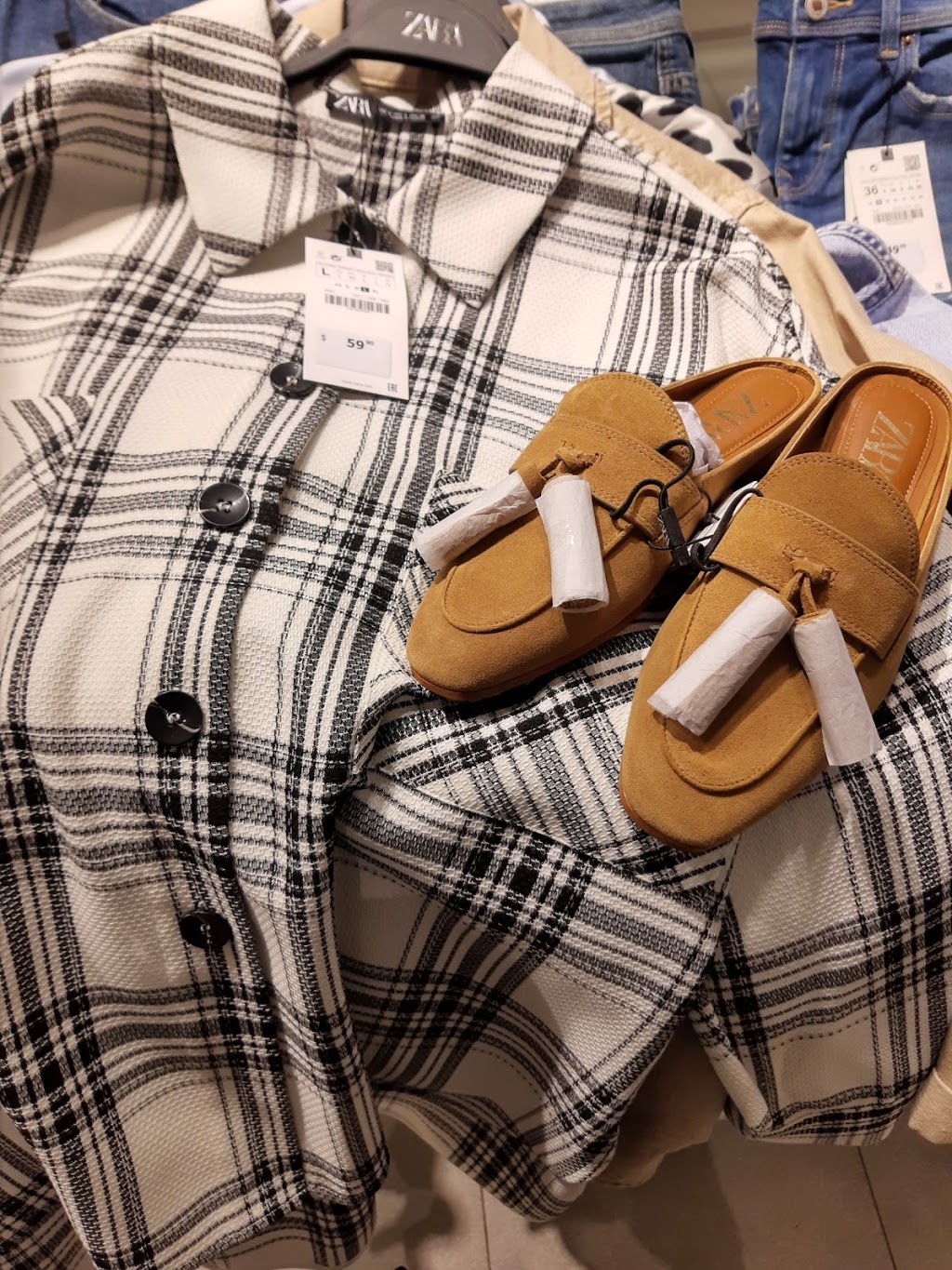 Zara | Yonge St #17600, Newmarket, ON L3Y 4Z1, Canada | Phone: (905) 954-1280