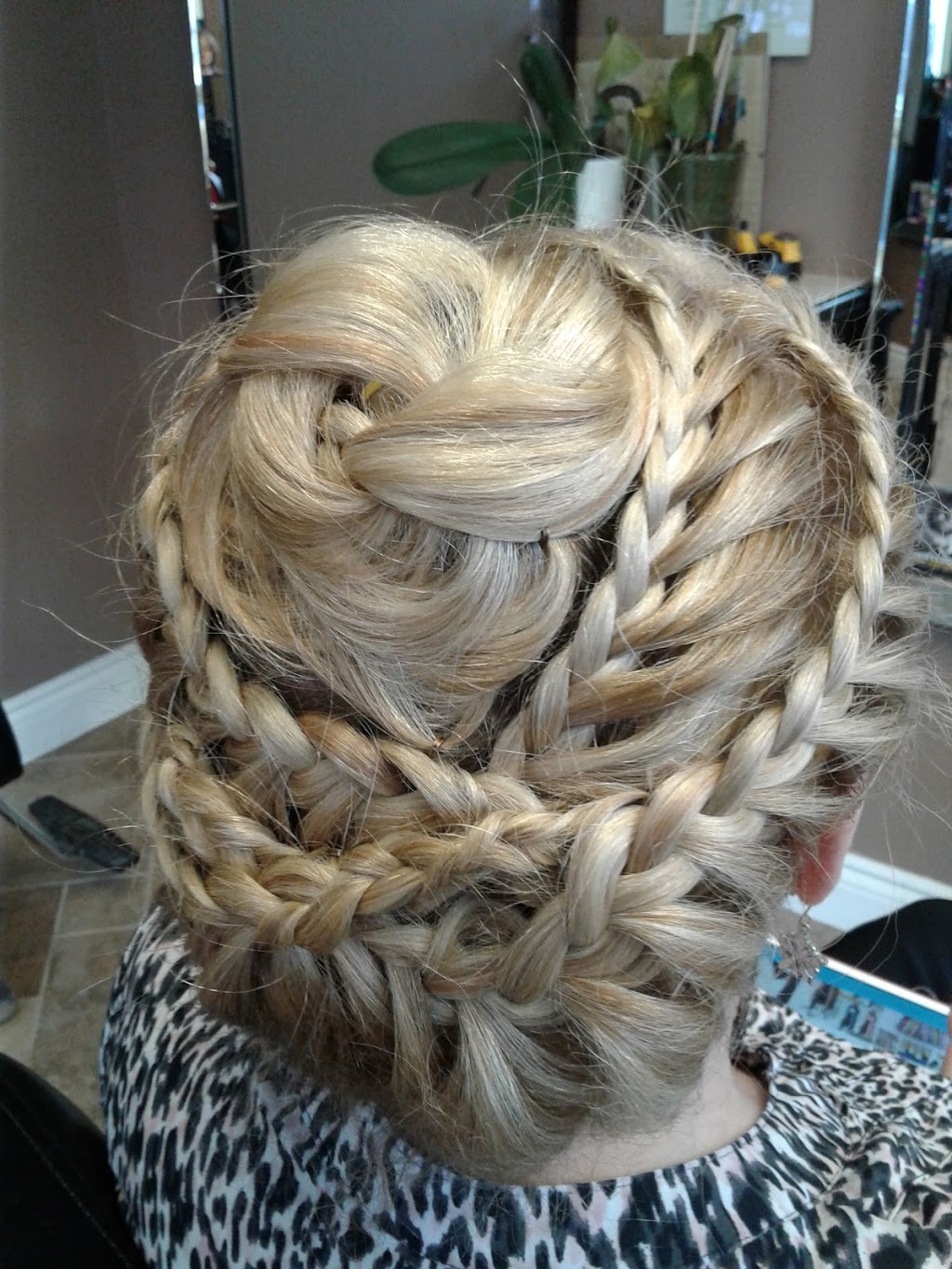 Lulus Salon and Spa | 94 Mt Edward Rd, Charlottetown, PE C1A 5S6, Canada | Phone: (902) 367-5858