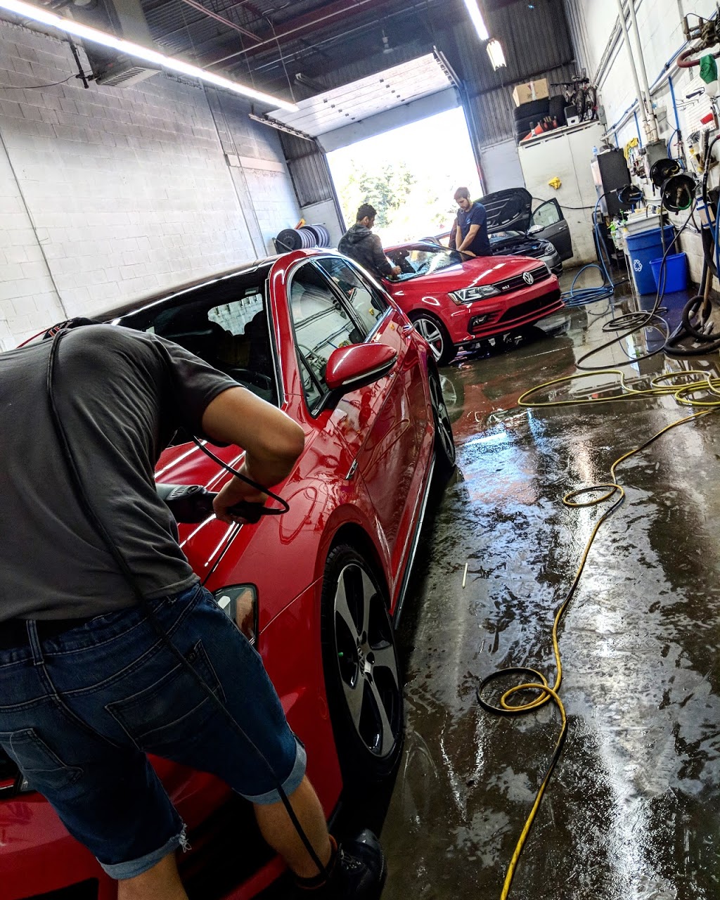 Lave-Auto Wave | 9620 Rue Ignace suite P, Brossard, QC J4Y 2R4, Canada | Phone: (514) 889-1244