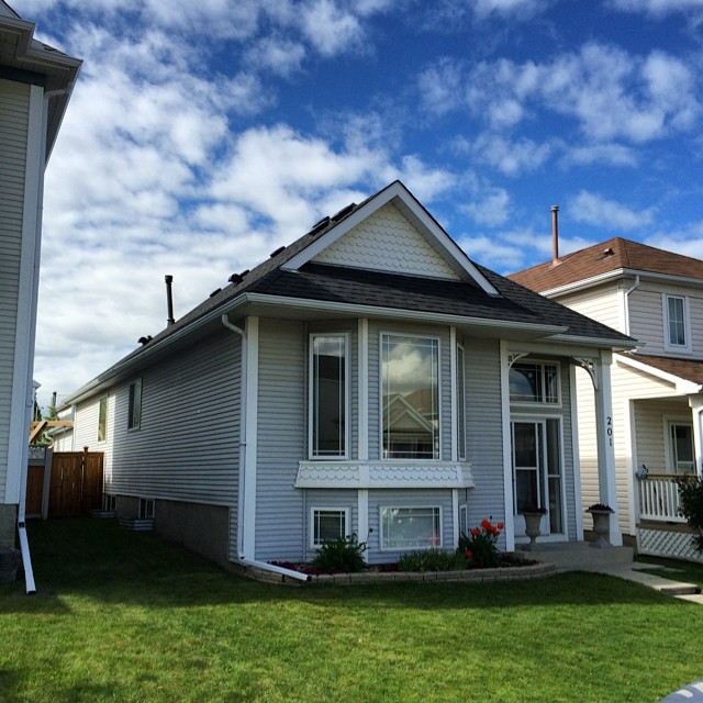 Rockyview Roofing | 1700 Varsity Estates Dr NW, Calgary, AB T3B 2W9, Canada | Phone: (403) 919-7663