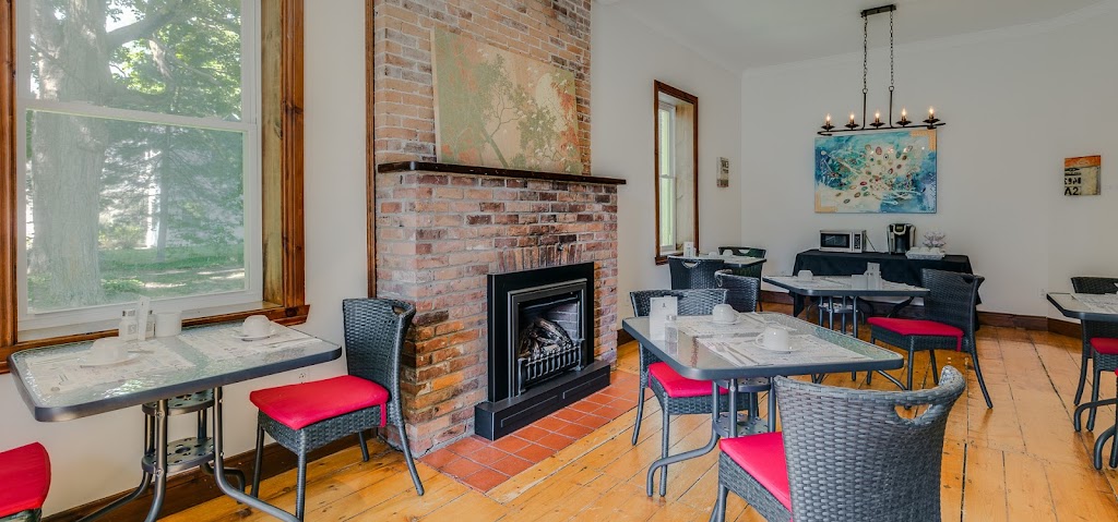 Auberge St-Georges Nights | 792 Rue Shefford, Bromont, QC J2L 1C3, Canada | Phone: (450) 534-0705