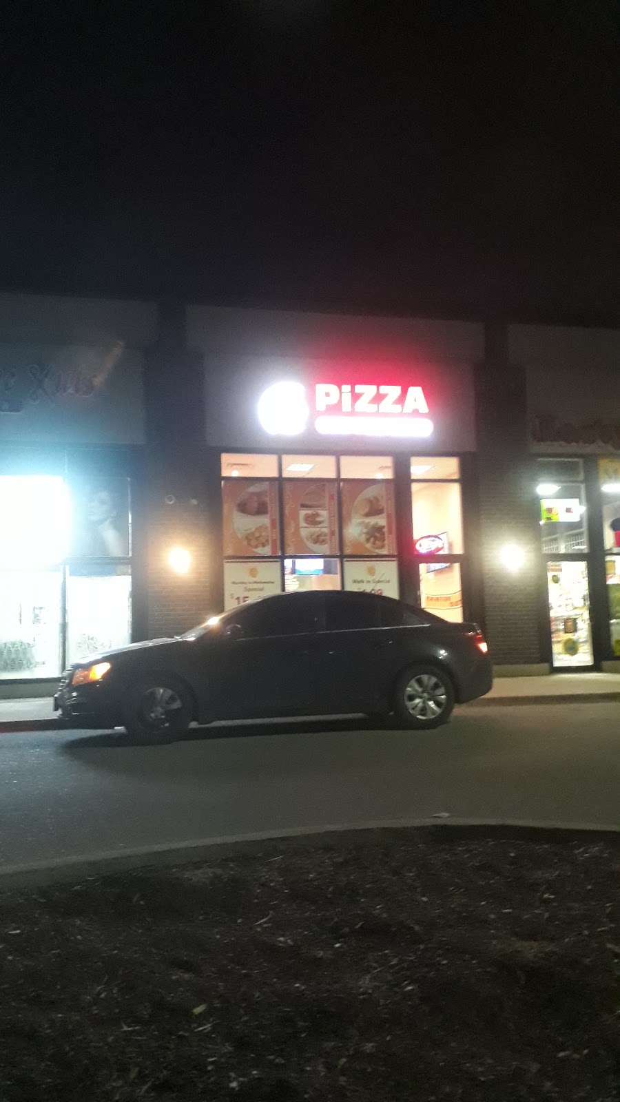 Canada Pizza Corner | 10 Dewside Dr unit 15, Brampton, ON L6R 3Y3, Canada | Phone: (905) 799-8282