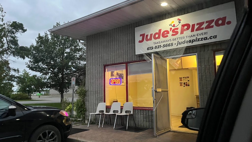 Judes Pizza - Metcalfe | 6537 Bank St, Metcalfe, ON K0A 2P0, Canada | Phone: (613) 821-5665