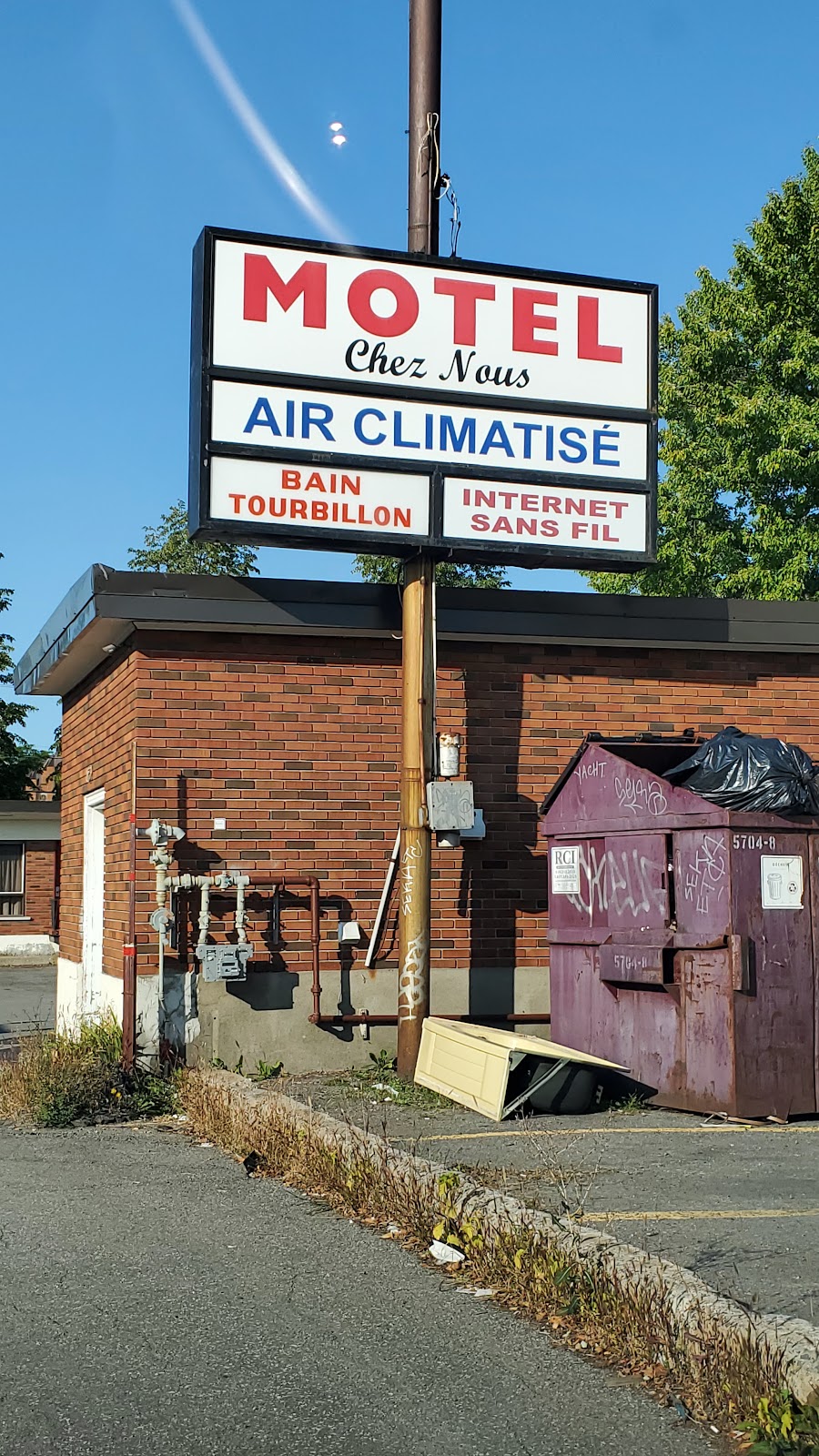 Motel Chez Nous | 1002 Bd du Curé-Labelle, Laval, QC H7V 2V5, Canada | Phone: (450) 681-9265