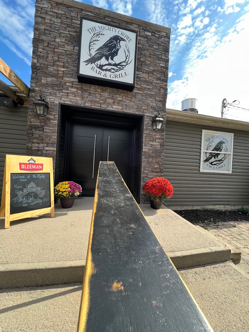 The Mighty Crowe Bar & Grill | 239 Station Rd, Marmora, ON K0K 2M0, Canada | Phone: (613) 472-5555