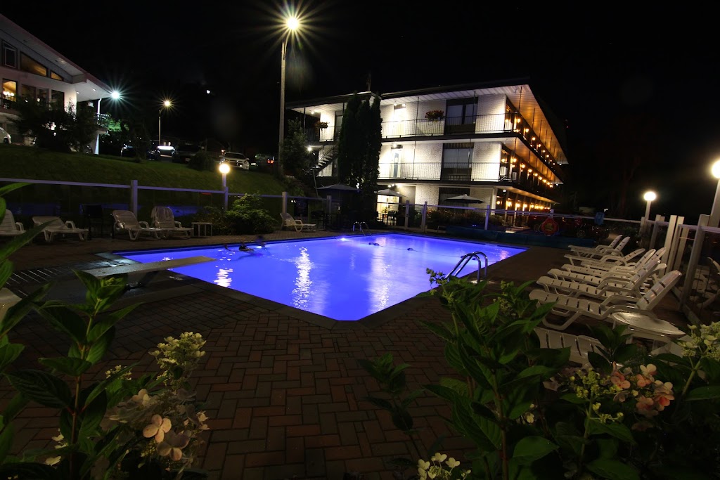 Motel Panoramique | 1303 Bd du Saguenay O, Chicoutimi, QC G7J 1A1, Canada | Phone: (418) 590-7455