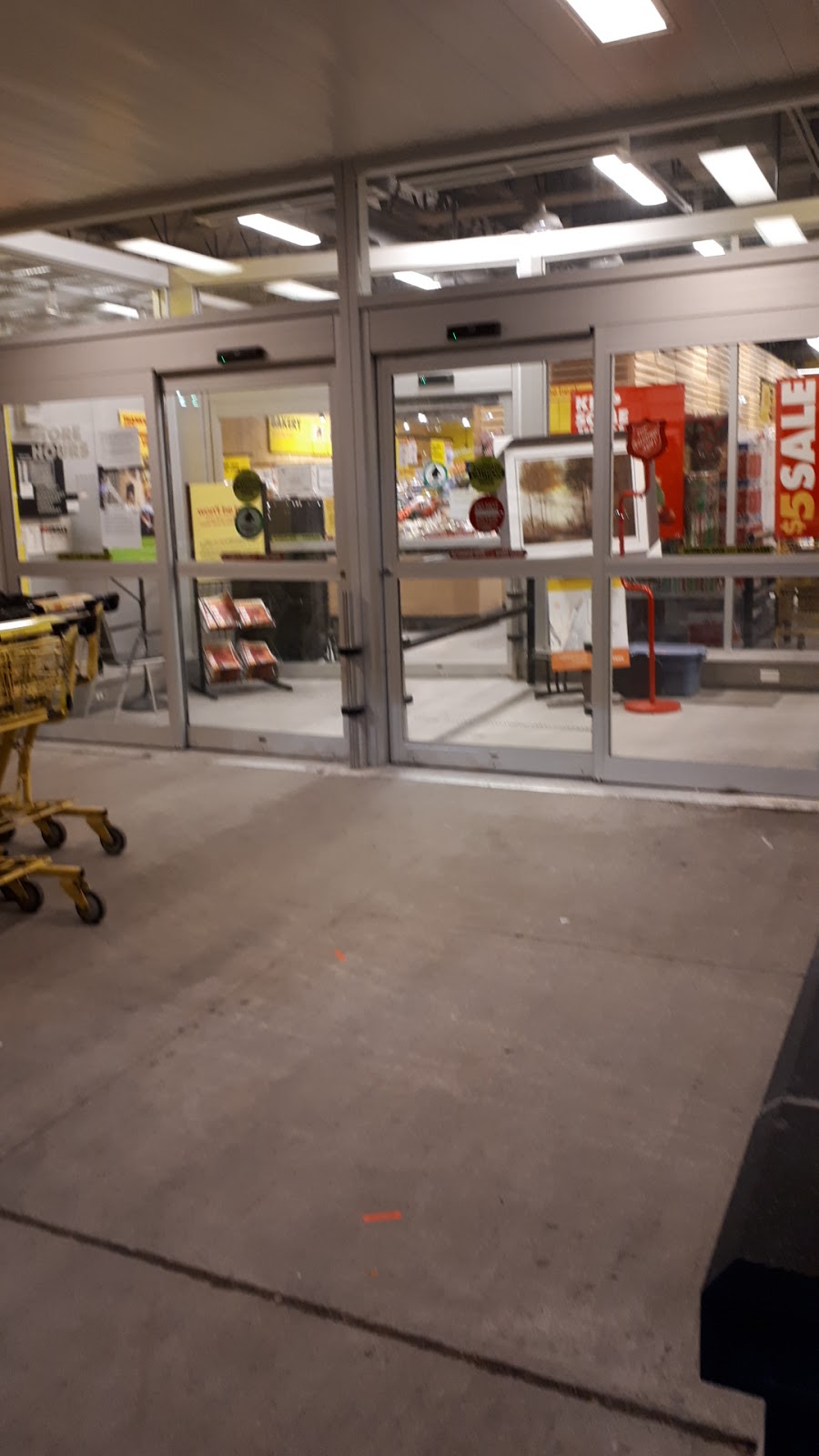 Nadims No Frills | 200 Ritson Rd N, Oshawa, ON L1G 0B2, Canada | Phone: (866) 987-6453