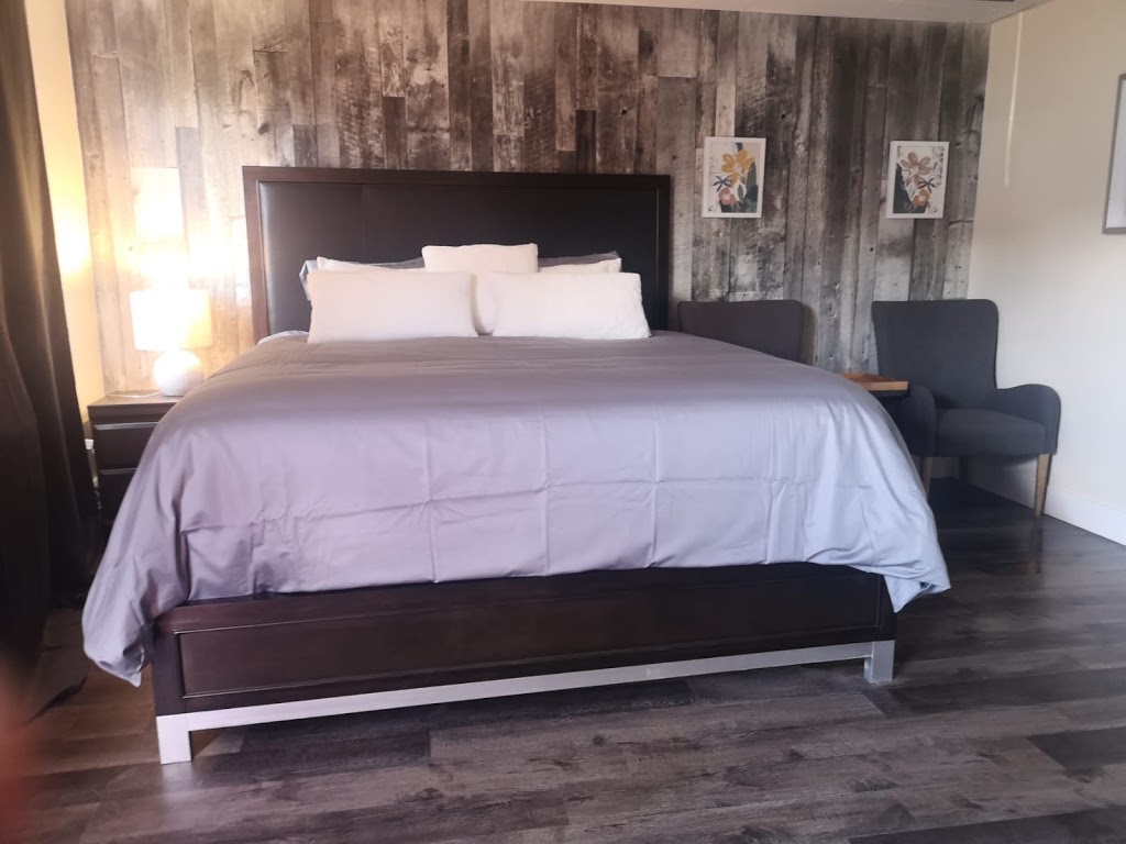 7 Days Hotel | 4815 51 St, Lamont, AB T0B 2R0, Canada | Phone: (403) 793-5848