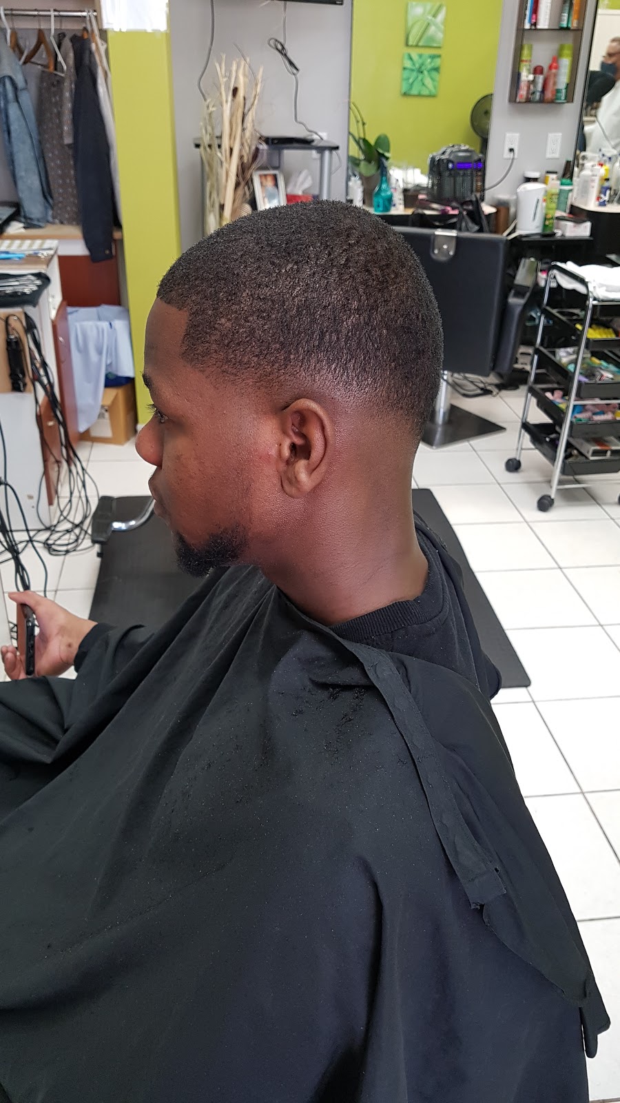 Kutta Kurlew Hair salon | 136 Orton Park Rd, Scarborough, ON M1G 3H1, Canada | Phone: (647) 778-4808