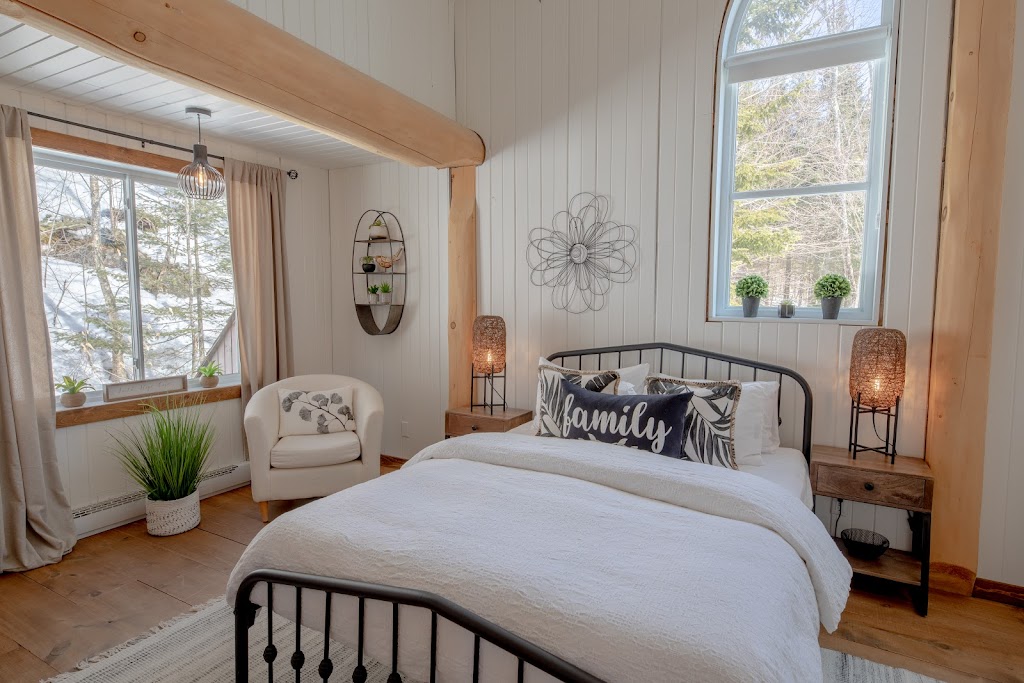 Chalet le Alexandre | 120 All. du Centre, Saint-Faustin-Lac-Carré, QC J0T 1J2, Canada | Phone: (438) 509-2432