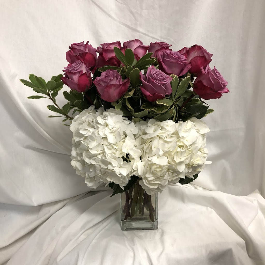 Simonas Flowers & Home Accents | 164 Talbot St E, Leamington, ON N8H 1M2, Canada | Phone: (519) 326-0750