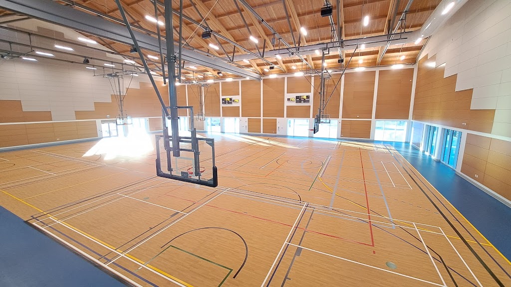 Mont-Tremblant Sports Center | 637 Boulevard du Dr Gervais, Mont-Tremblant, QC J8E 2T3, Canada | Phone: (819) 425-8614