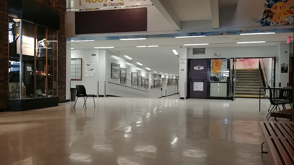 Central Memorial High School | 5111 21 St SW, Calgary, AB T3E 1R9, Canada | Phone: (403) 243-8880