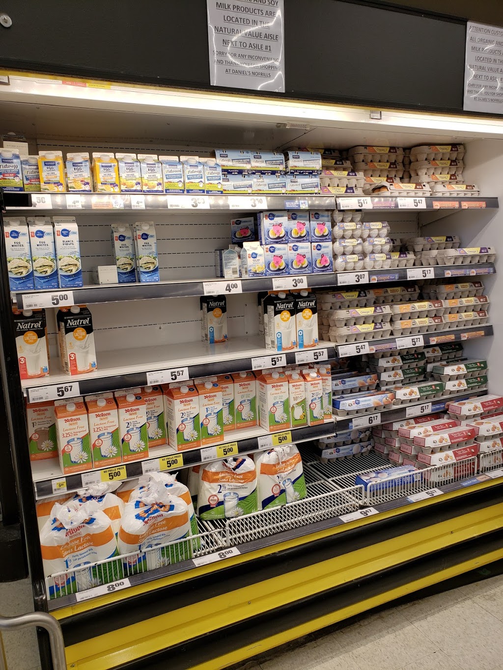 Daniels No Frills | 620 Eglinton Ave W, Mississauga, ON L5R 3V2, Canada | Phone: (866) 987-6453